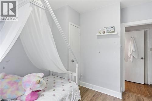 20 East 18Th Street, Hamilton, ON - Indoor Photo Showing Bedroom