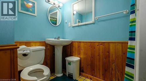 20 East 18Th Street, Hamilton, ON - Indoor Photo Showing Bathroom