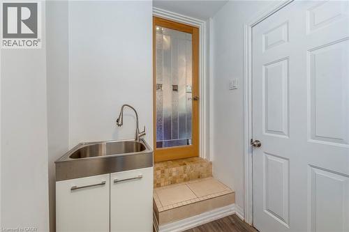 5281 Cindy Lane, Burlington, ON - Indoor Photo Showing Other Room