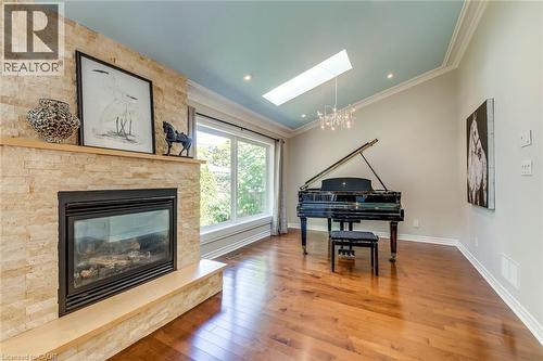 5281 Cindy Lane, Burlington, ON - Indoor Photo Showing Living Room With Fireplace