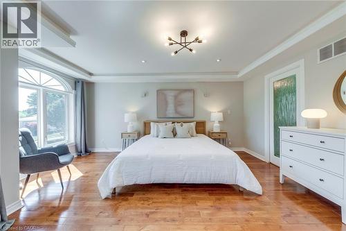 5281 Cindy Lane, Burlington, ON - Indoor Photo Showing Bedroom