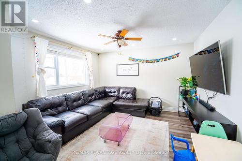 46 Forest Road, Cambridge, ON - Indoor Photo Showing Living Room