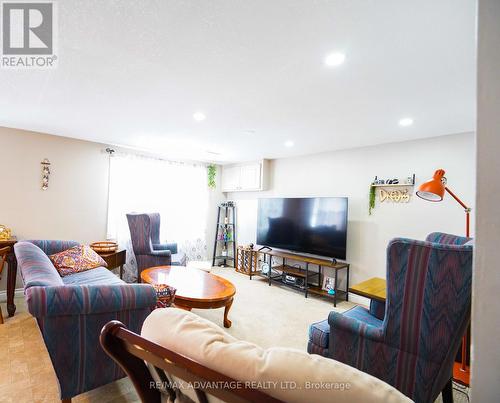 46 Forest Road, Cambridge, ON - Indoor Photo Showing Living Room