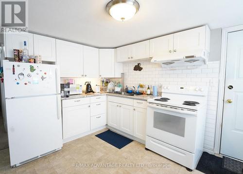 46 Forest Road, Cambridge, ON - Indoor Photo Showing Kitchen
