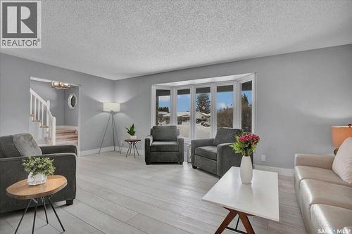 329 Clearwater Place, Saskatoon, SK - Indoor Photo Showing Living Room