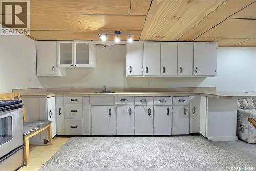 14 Deergrove Crescent, Regina, SK - Indoor Photo Showing Kitchen