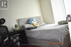 502 - 1 LEE CENTRE DRIVE  Toronto, ON M1H 3H9