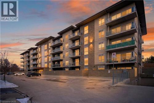 16 Markle Crescent Unit# 509, Ancaster, ON - Outdoor With Balcony With Facade