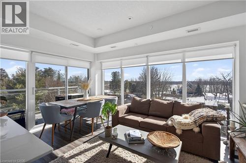 16 Markle Crescent Unit# 509, Ancaster, ON - Indoor Photo Showing Living Room