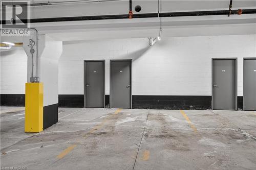 16 Markle Crescent Unit# 509, Ancaster, ON -  Photo Showing Garage