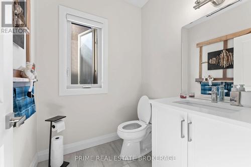 15 Compass Trail, Central Elgin, ON - Indoor Photo Showing Bathroom