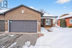81 WATERTHRUSH CRESCENT  Ottawa, ON K2M 2V1