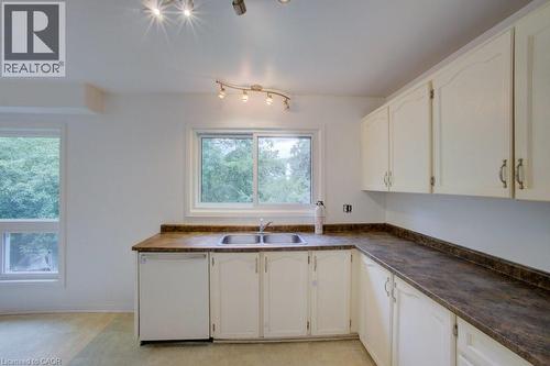 36 Fox Run, Barrie, ON - Indoor Photo Showing Kitchen With Double Sink