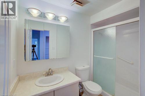 36 Fox Run, Barrie, ON - Indoor Photo Showing Bathroom