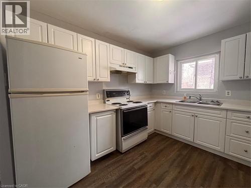 154 Westcourt Place, Waterloo, ON - Indoor Photo Showing Kitchen With Double Sink