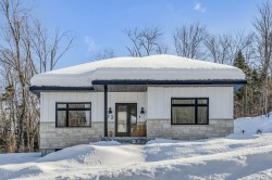 72 Rue Boilard  Fossambault-Sur-Le-Lac, QC G3N 1X9