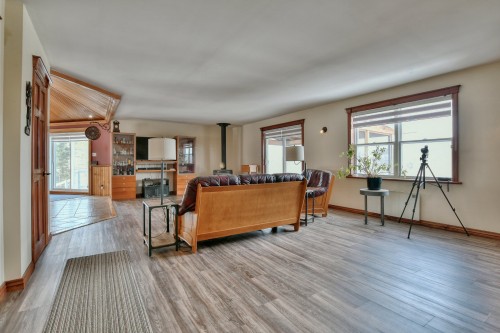 Salon - 178 15E Avenue, Saint-Adolphe-D'Howard, QC - Indoor