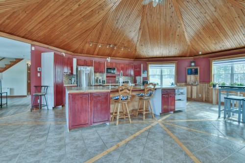 Cuisine - 178 15E Avenue, Saint-Adolphe-D'Howard, QC - Indoor Photo Showing Other Room