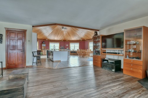 Vue d'ensemble - 178 15E Avenue, Saint-Adolphe-D'Howard, QC - Indoor Photo Showing Living Room
