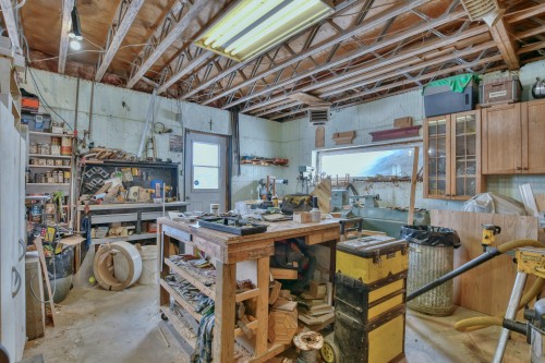 Atelier - 178 15E Avenue, Saint-Adolphe-D'Howard, QC - Indoor Photo Showing Basement