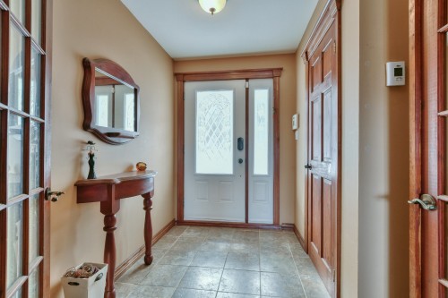 Hall d'entrée/Vestibule - 178 15E Avenue, Saint-Adolphe-D'Howard, QC - Indoor Photo Showing Other Room