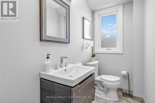 315 Swinburne Road, Burlington, ON - Indoor Photo Showing Bathroom