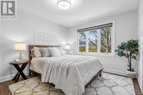 315 Swinburne Road, Burlington, ON - Indoor Photo Showing Bedroom