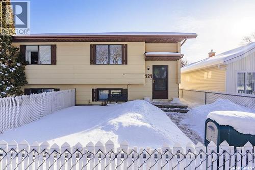 724 M Avenue S, Saskatoon, SK - Outdoor With Exterior