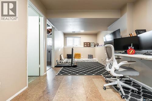 724 M Avenue S, Saskatoon, SK - Indoor Photo Showing Office