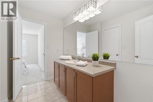 3071 Jenn Avenue, Burlington, ON - Indoor Photo Showing Bathroom