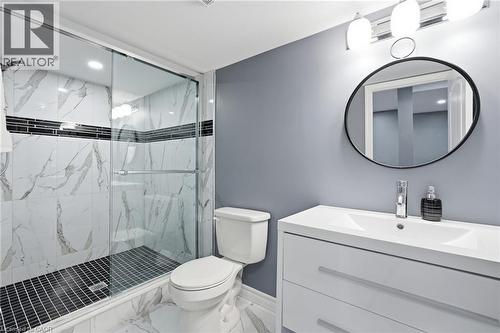 3071 Jenn Avenue, Burlington, ON - Indoor Photo Showing Bathroom