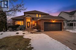 119 DORCHESTER Drive  Grimsby, ON L3M 5H5