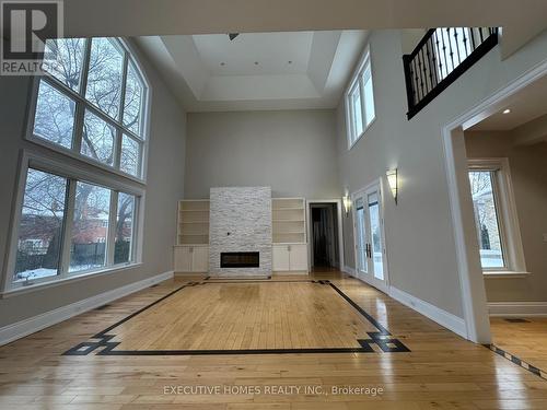 2613 Fifth Line W, Mississauga, ON - Indoor With Fireplace
