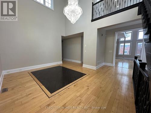 2613 Fifth Line W, Mississauga, ON - Indoor Photo Showing Other Room