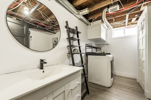 Bathroom - 1435 Ch. Delorme, Farnham, QC - Indoor Photo Showing Laundry Room