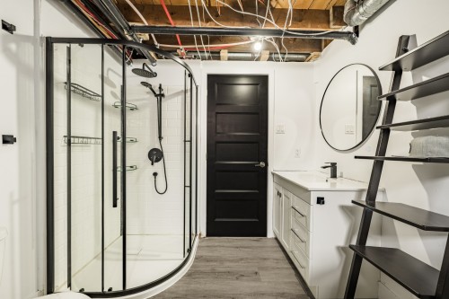 Bathroom - 1435 Ch. Delorme, Farnham, QC - Indoor Photo Showing Basement