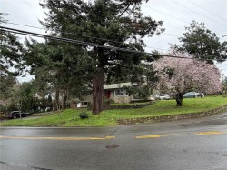 2684 Sea View Rd  Saanich, BC V8N 1K6