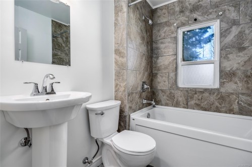 649 Mcphee Ave, Courtenay, BC 