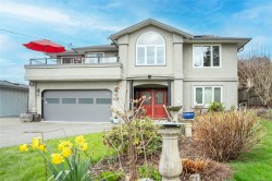 876 Verdier Ave  Central Saanich, BC V8M 1B9