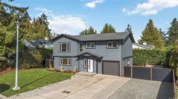 1964 Genoa Pl  Central Saanich, BC V8M 1M1