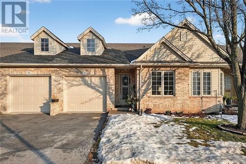 30 - 303 CENTRAL AVENUE  Grimsby, ON L3M 5L7