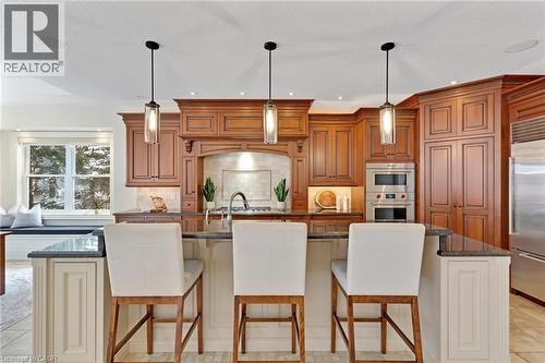 443 Malabar Drive, Waterloo, ON - Indoor Photo Showing Kitchen With Upgraded Kitchen