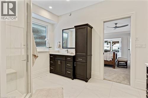 443 Malabar Drive, Waterloo, ON - Indoor Photo Showing Bathroom