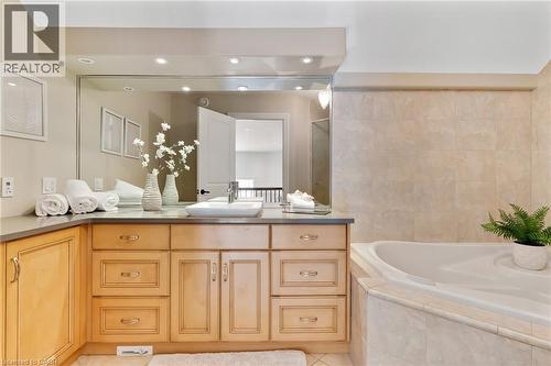 443 Malabar Drive, Waterloo, ON - Indoor Photo Showing Bathroom