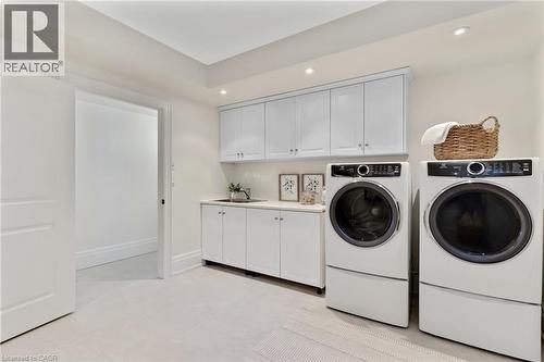 443 Malabar Drive, Waterloo, ON - Indoor Photo Showing Laundry Room