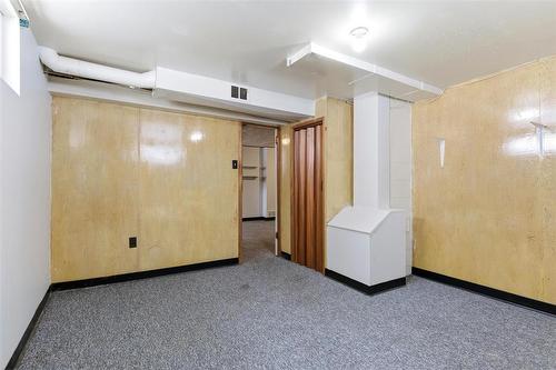 882 Dudley Avenue, Winnipeg, MB - Indoor