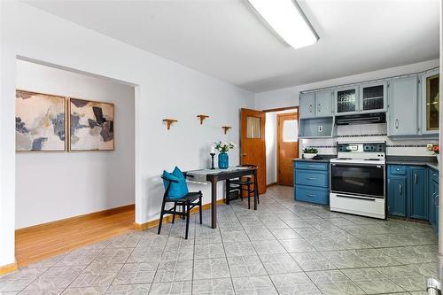 882 Dudley Avenue, Winnipeg, MB - Indoor Photo Showing Kitchen