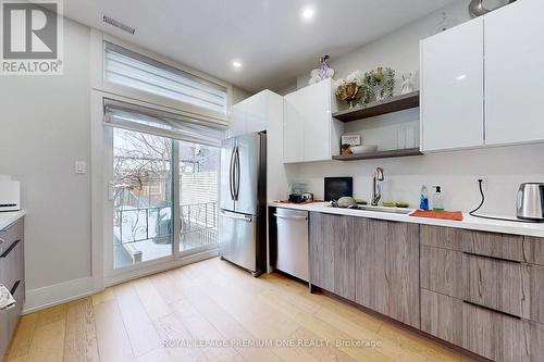 223 Manning Avenue, Toronto, ON - Indoor Photo Showing Kitchen