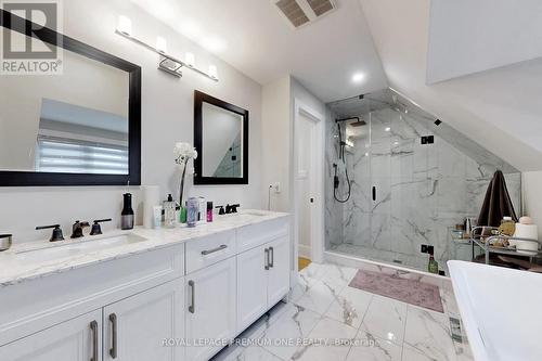 223 Manning Avenue, Toronto, ON - Indoor Photo Showing Bathroom