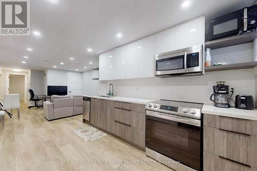 223 Manning Avenue, Toronto, ON - Indoor Photo Showing Kitchen With Upgraded Kitchen